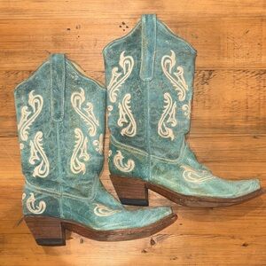 Stylish Embroidered Heeled Boots